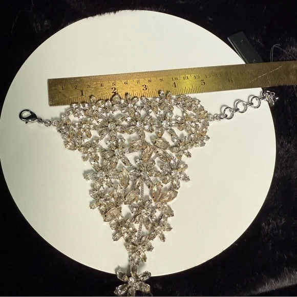 ✨ BCBGMAXAZRIA Crystal Hand Chain Bracelet – Statement Floral Design NWT - Picture 11 of 14